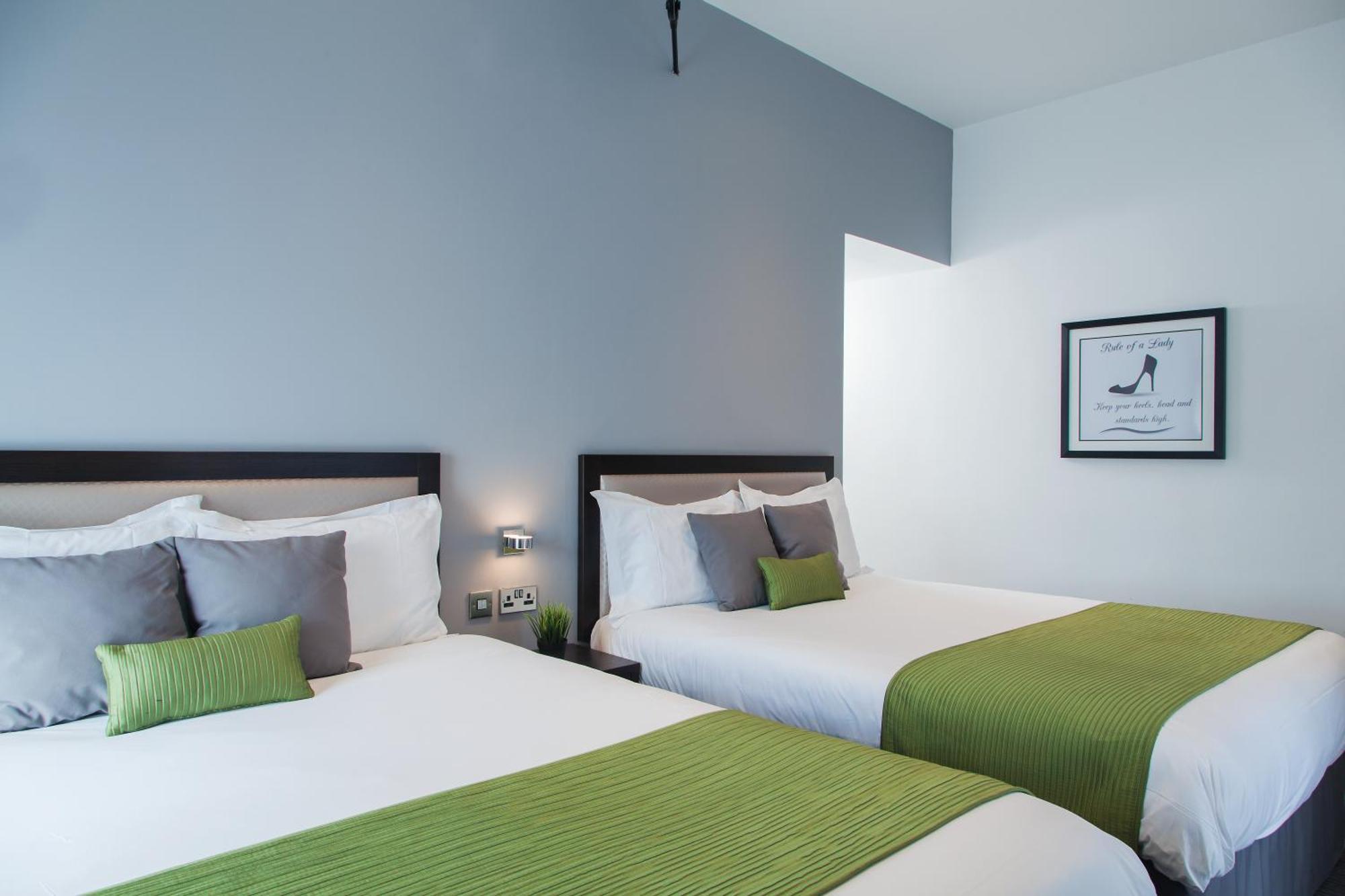 Epic Seel Street Aparthotel 4*