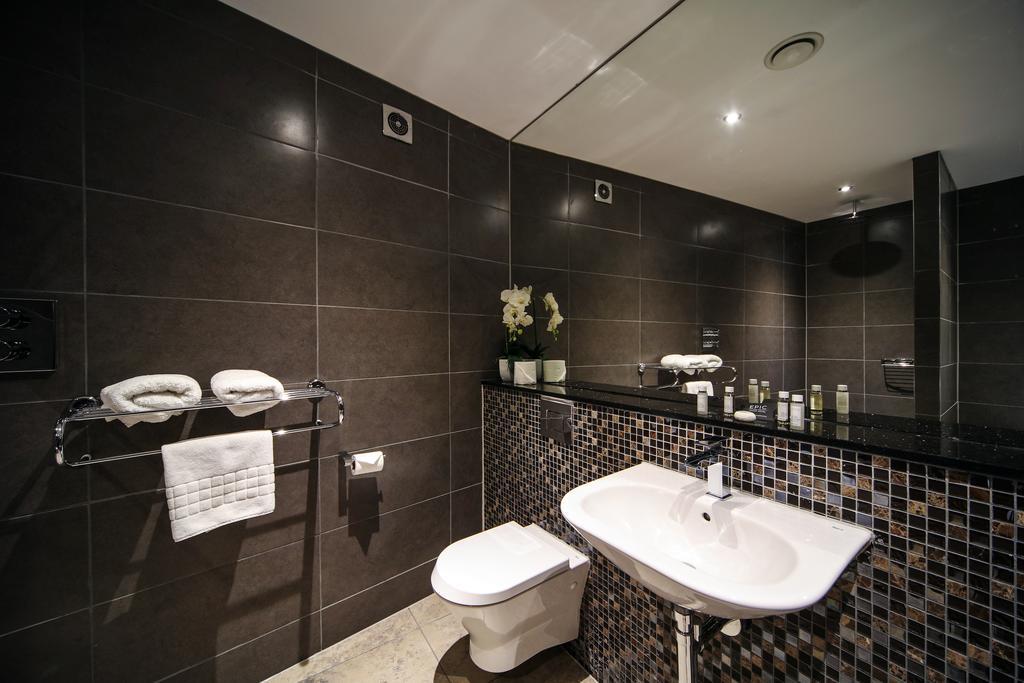 Aparthotel Epic Seel Street 4*